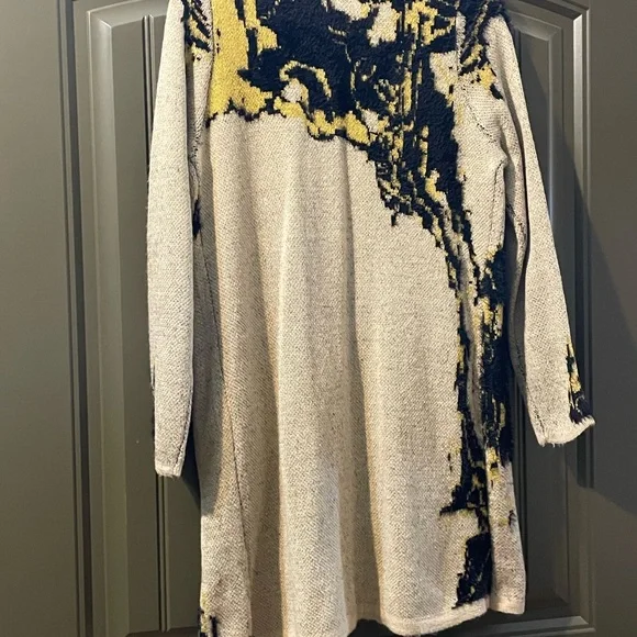 Brand new printed cardigan - Picture 2 of 5